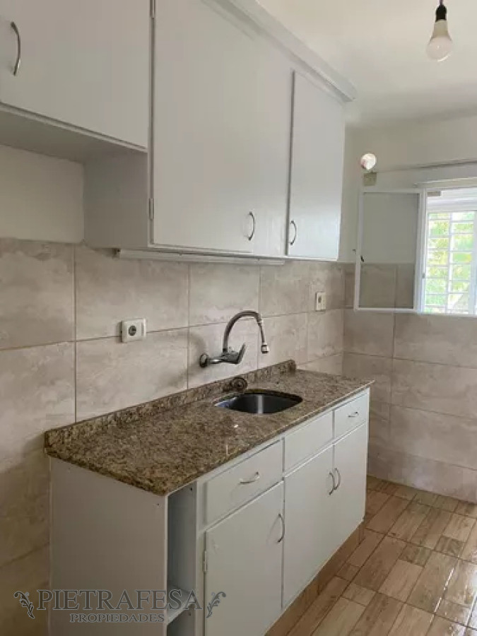 Apartamento ID.12765 - Apartamento en venta, 2dormitorios, 1baño, terraza lavadero. Mercado Modelo.