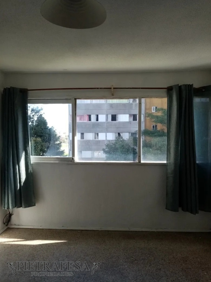 Apartamento ID.1966 - Apartamento en venta con renta Euskal Erria 70, 2 dormitorios 1 baño-Malvin Norte