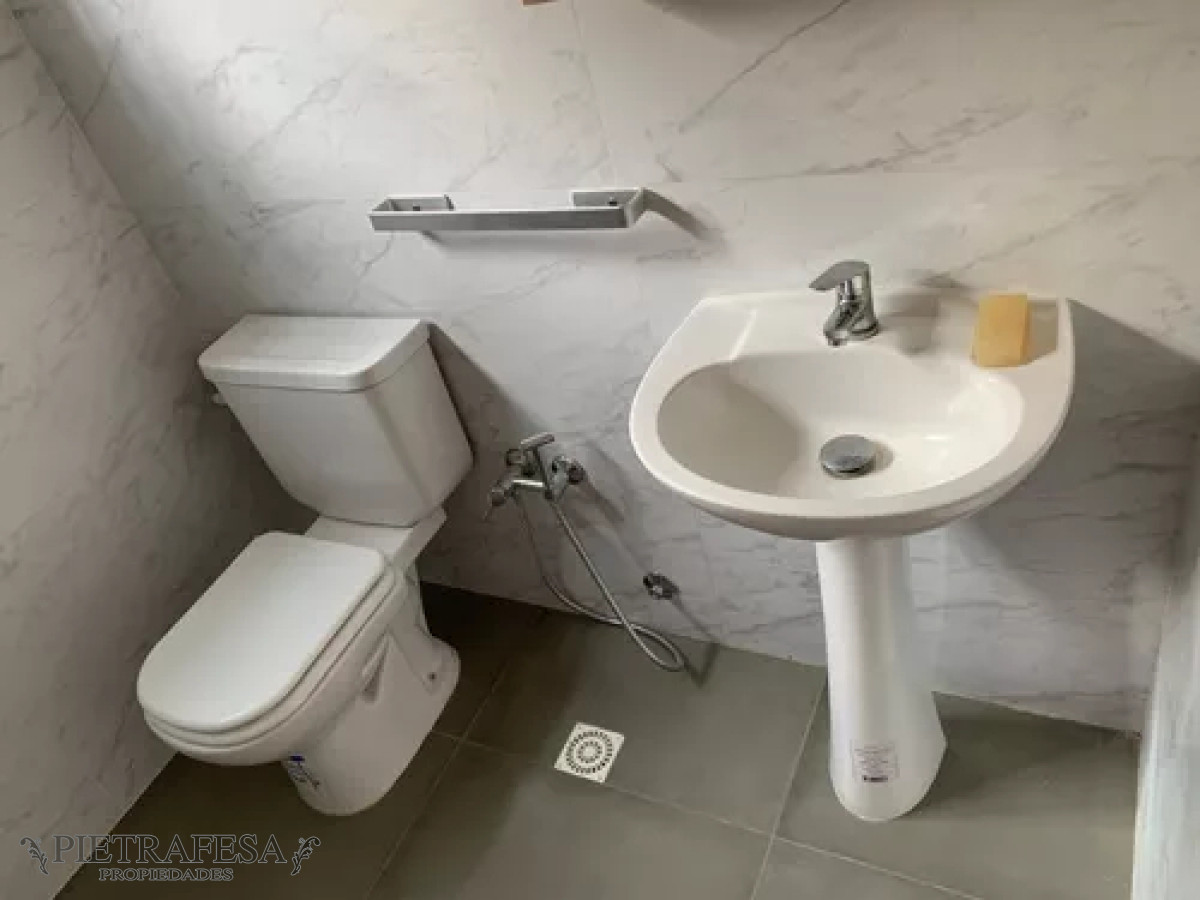 Apartamento ID.11504 - Apartamento en alquiler, 1dorm, 1baño, patio, cochera. Colon.