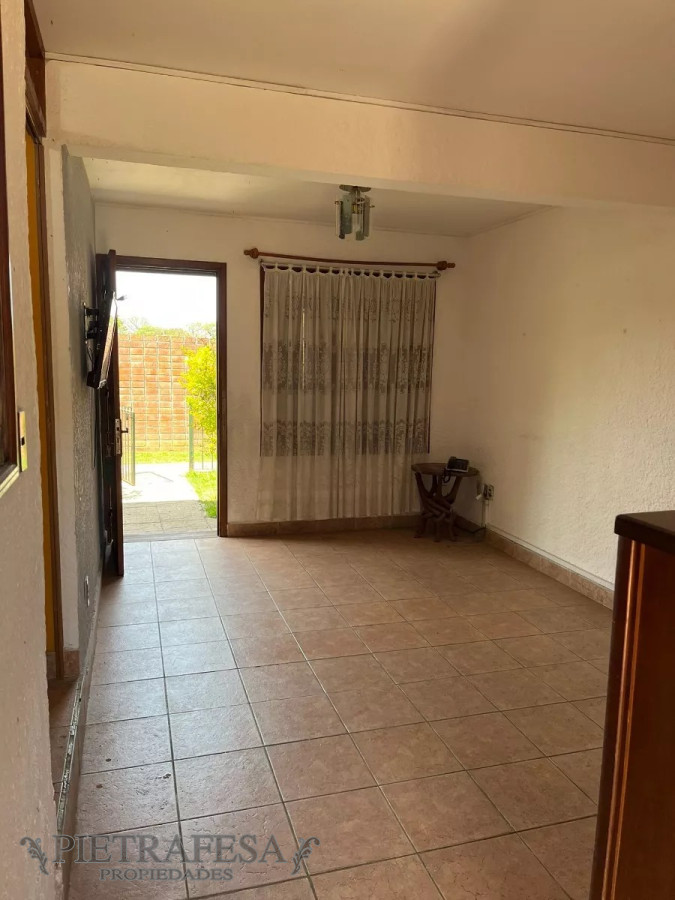 Apartamento ID.8181 - Duplex en venta 3 dormitorios, 1 baño y patio con parrillero- Ricardo Palma - Flor de Maroñas