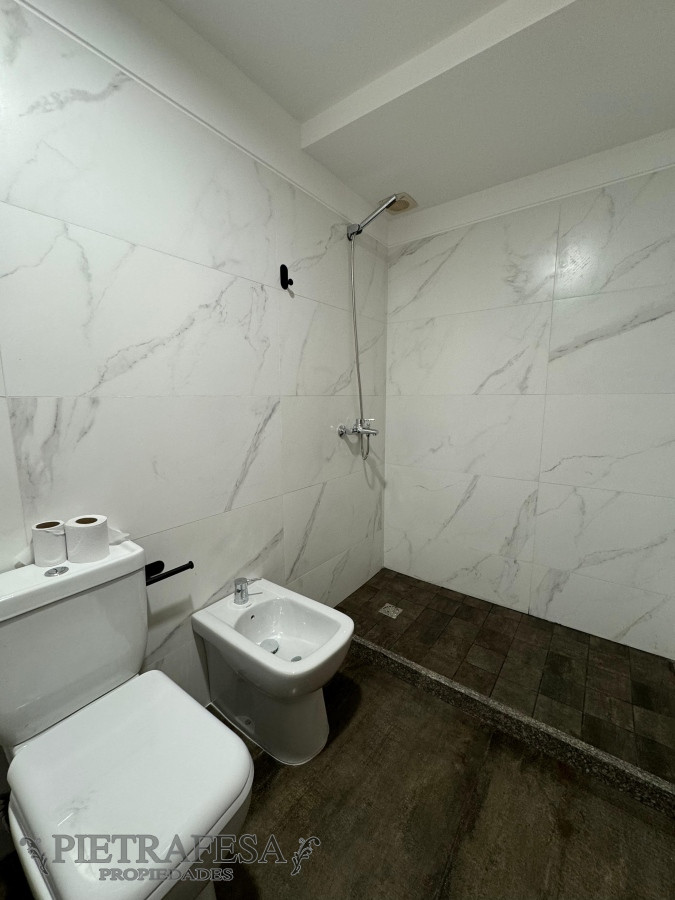 Apartamento ID.10511 - Apartamento en venta, 2 dorm, 1 baño, patio. Prado.