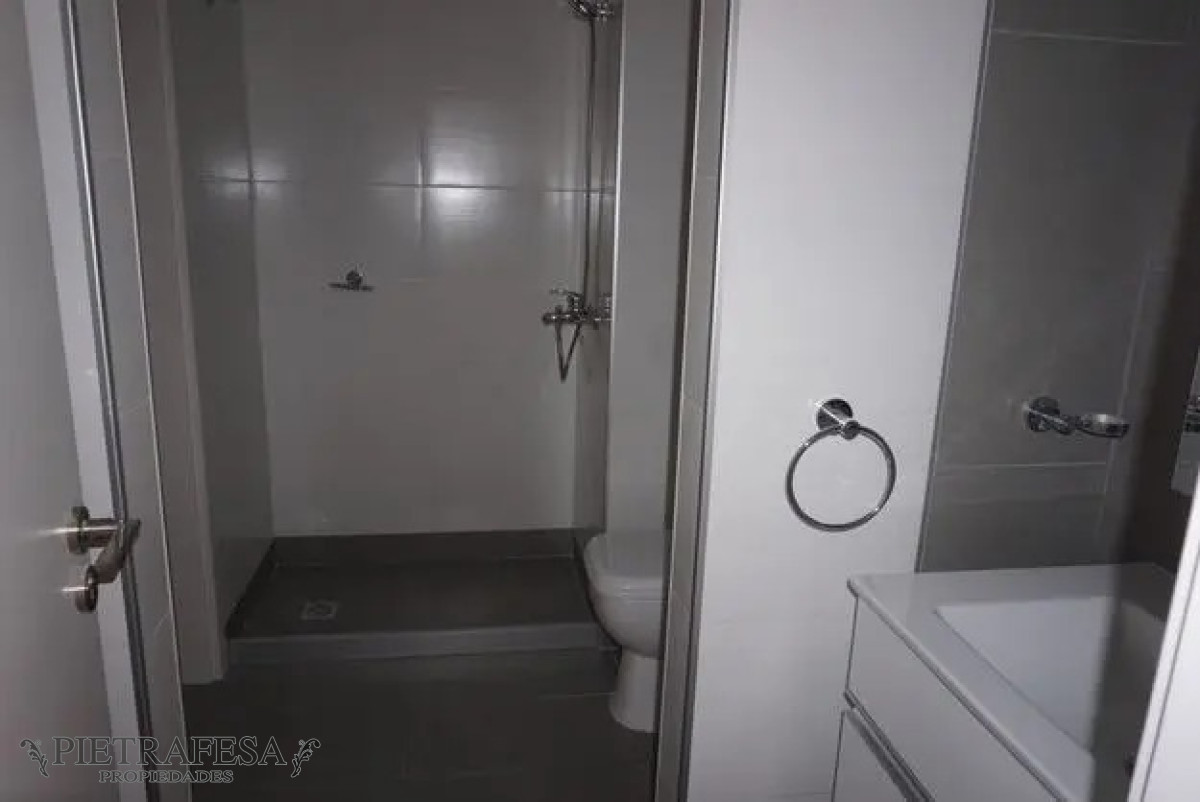 Apartamento ID.10445 - Apto con renta, 2 dormitorios, 1 baño y terraza-Barrio Sur