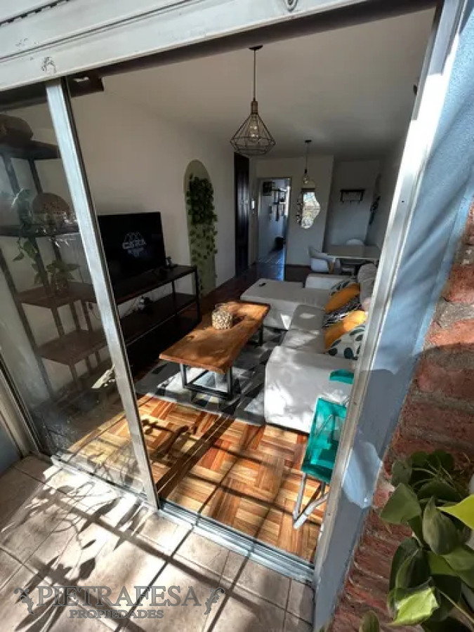 Apartamento ID.13712 - Apartamento en alquiler, 1dormitorio, 1baño, terraza, cochera, amueblado. Pocitos.