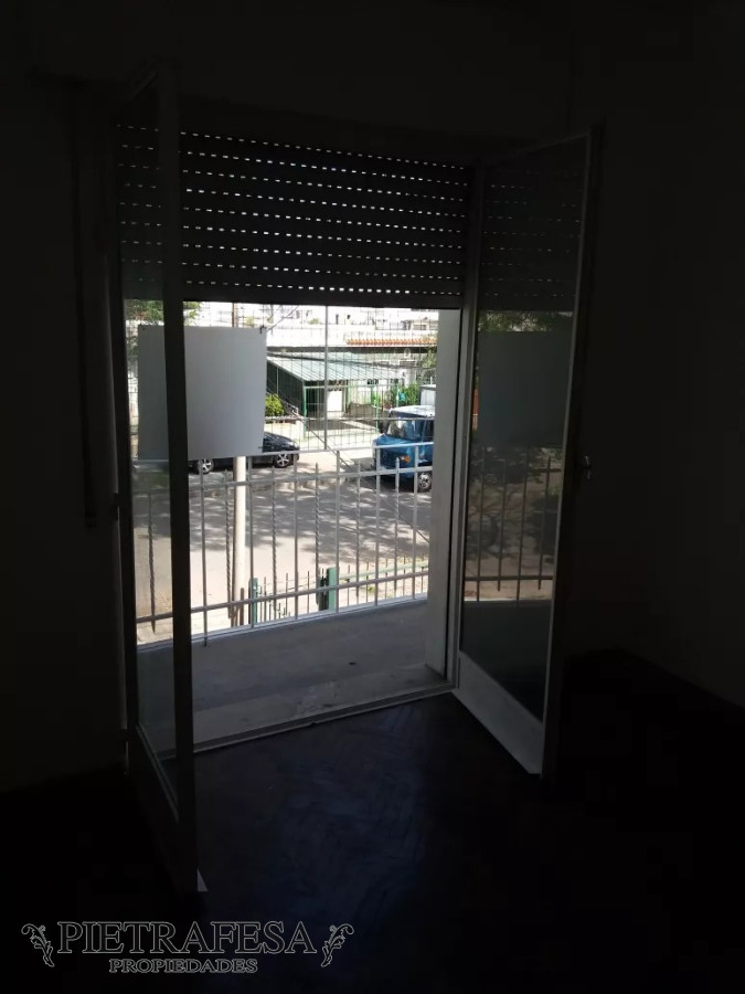 Apartamento ID.8877 - Apto con renta en venta 2 dormitorios y balcón-Hipólito Mordellie