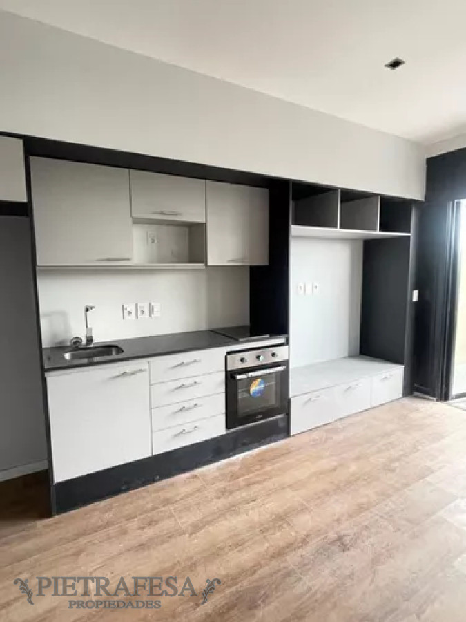 Apartamento ID.13205 - Apartamento en alquiler, monoambiente, 1baño, patio. Malvin.