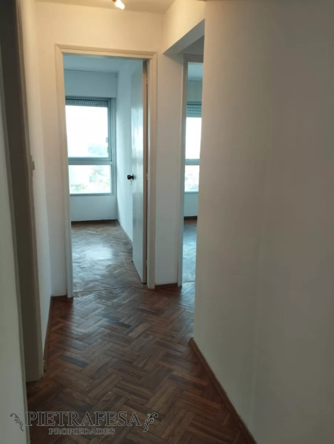 Apartamento ID.6739 - Apartamento en venta 3 dormitorios, 1 baño-  Bulevar 26 De Marzo- Pocitos