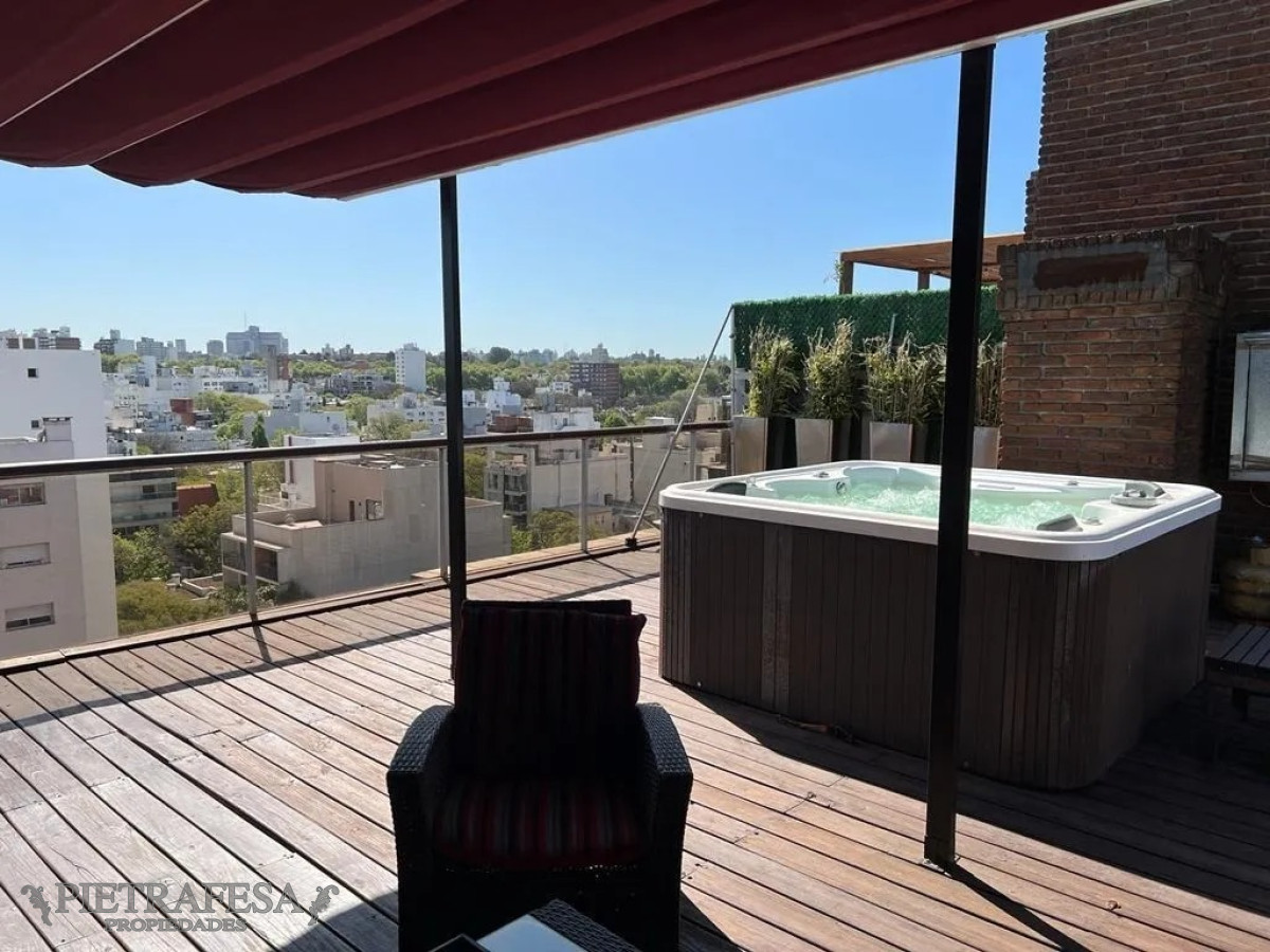 Apartamento ID.4915 - Penthouse en venta 3 dormitorios, 6 baños, terraza y garaje- Rbla. Armenia- Puerto Buceo