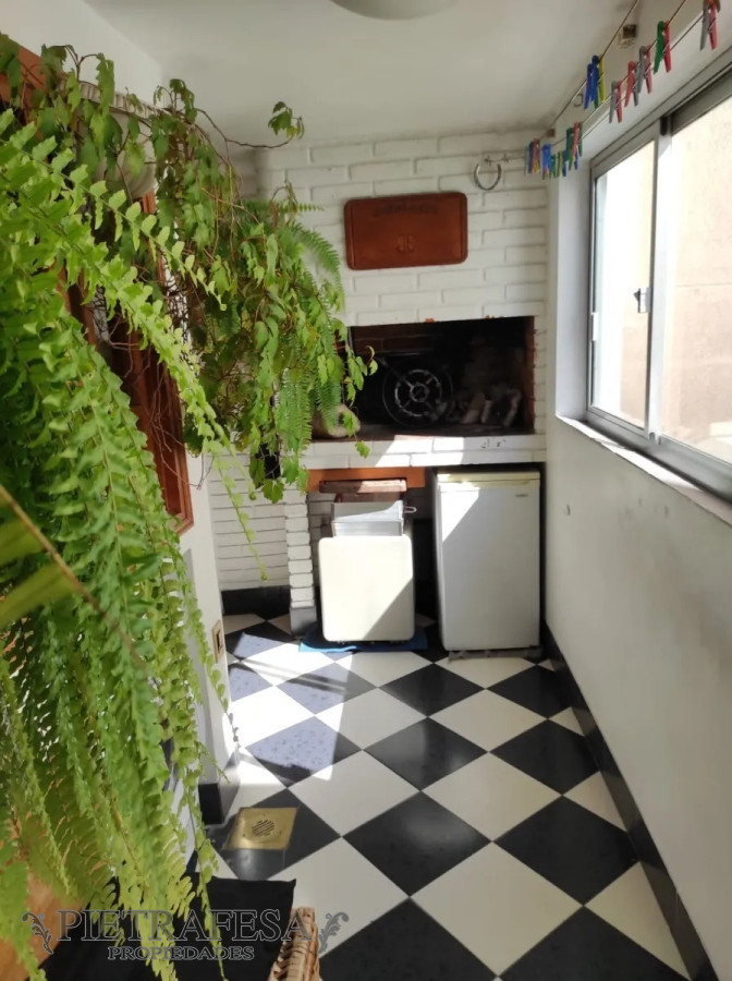 Apartamento ID.5609 - Apartamento amueblado 3 dormitorios, 4 baños, terraza y garaje- Echevarriarza- Pocitos