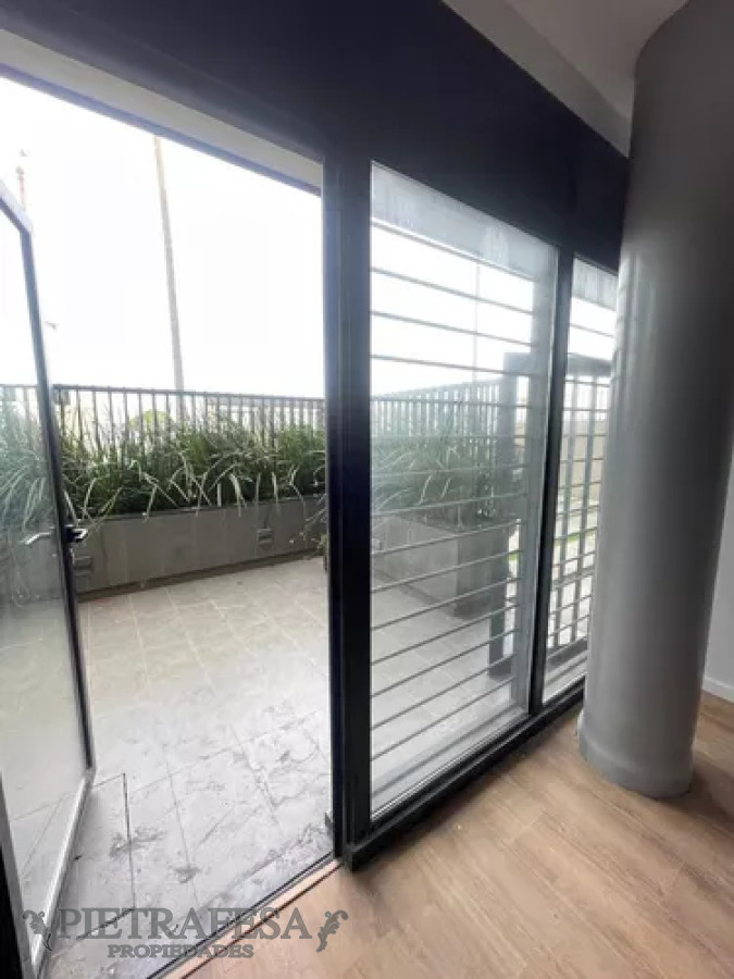 Apartamento ID.13205 - Apartamento en alquiler, monoambiente, 1baño, patio. Malvin.
