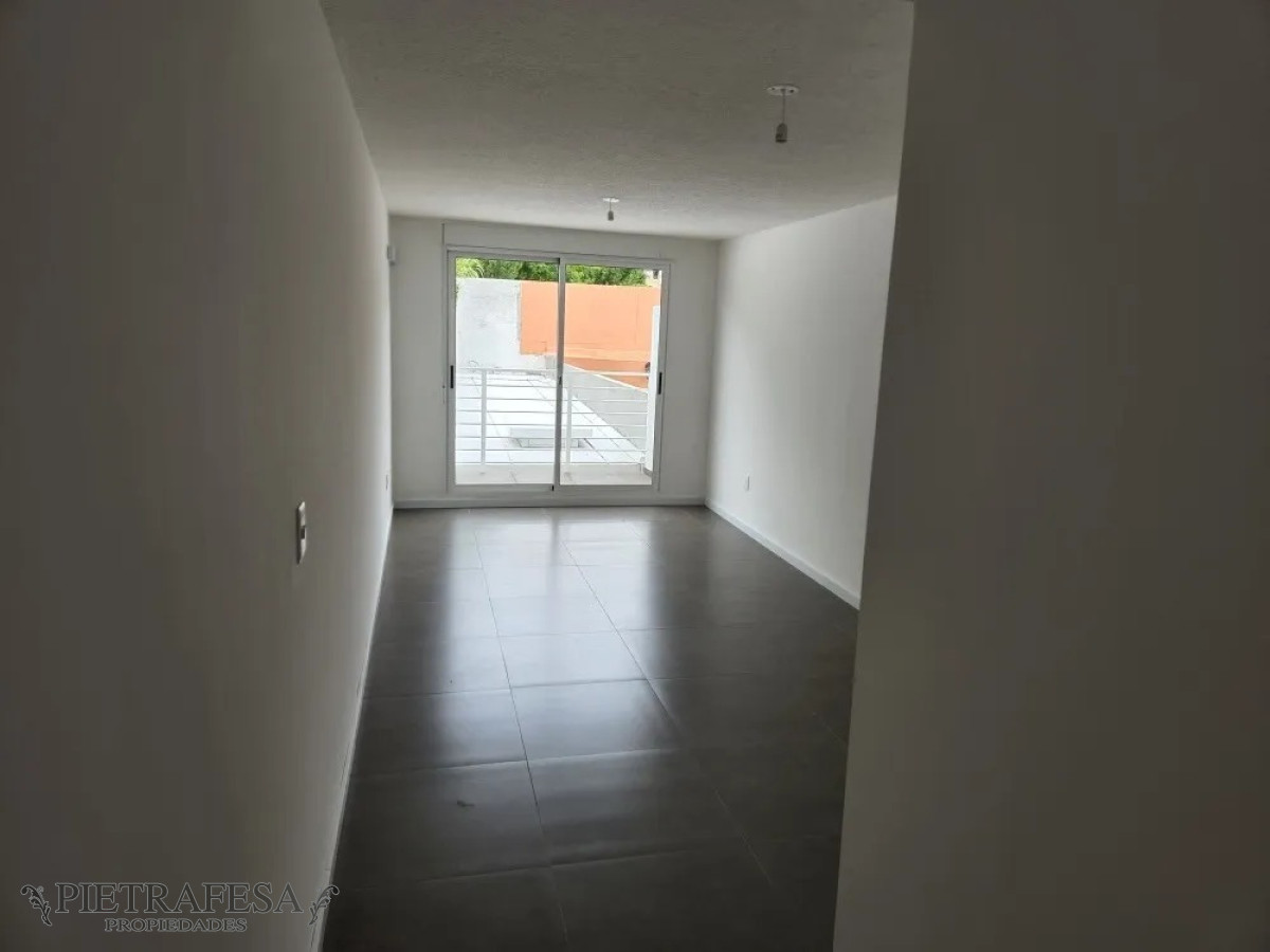 Apartamento ID.5441 - Monoambiente en venta con RENTA , terraza y patio- Av Rivera- Malvin