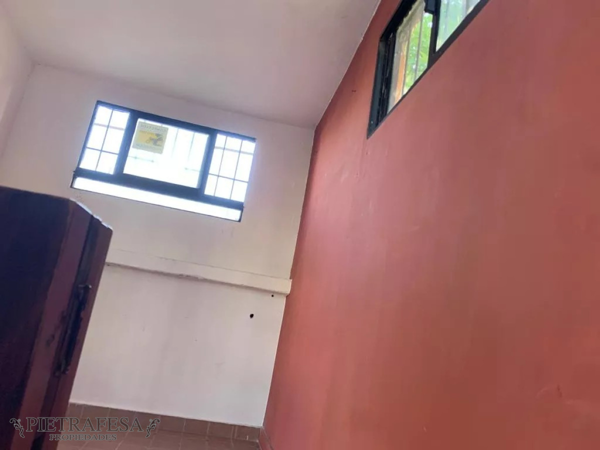 Apartamento ID.7853 - Ph en venta con renta 2 dormitorios, 1 baño y azotea-Solferino-Buceo