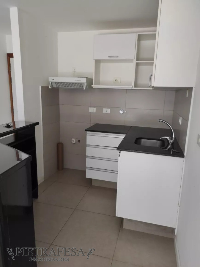 Apartamento ID.8156 - Apartamento en venta con renta, 1 dormitorio, 1 baño y terraza-Av. Gral. Rivera -Malvin, 