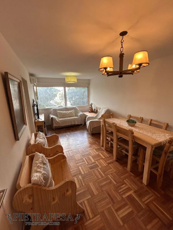 Apartamento ID.12341 - Apto en venta 2 dormitorios, 1 baño-Punta Carretas 