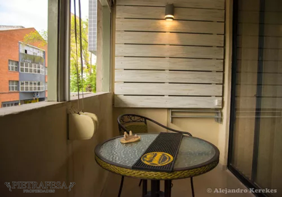 Apartamento ID.13080 - Apartamento en alquiler, monoambiente, 1baño, terraza, amueblado. Pocitos.