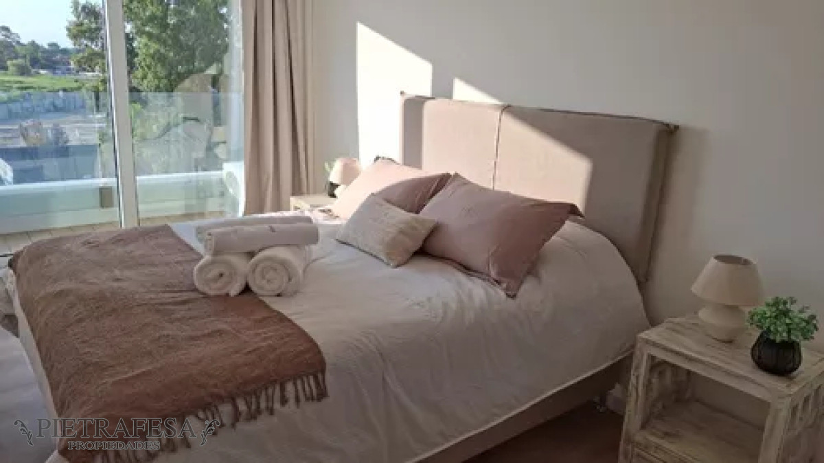 Apartamento ID.12908 - Apartamento en alquiler, 1dormitorio, 1baño, terraza, cochera. Parque Miramar.
