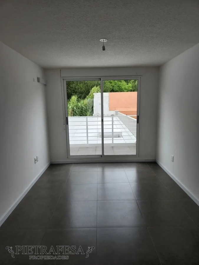 Apartamento ID.5441 - Monoambiente en venta con RENTA , terraza y patio- Av Rivera- Malvin