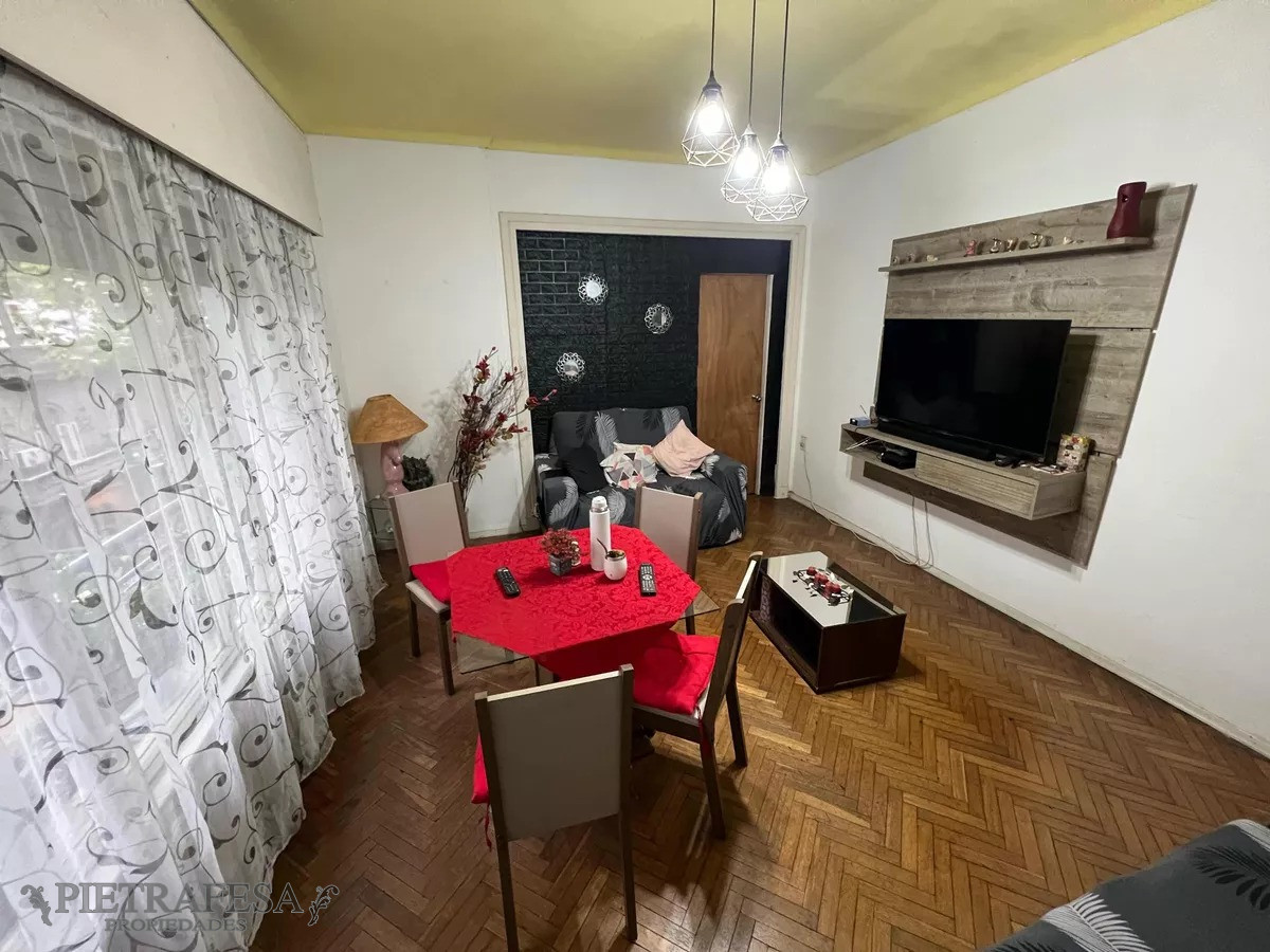 Apartamento ID.12913 - Apto en venta con renta 4 dormitorios, 2 baños-Centro