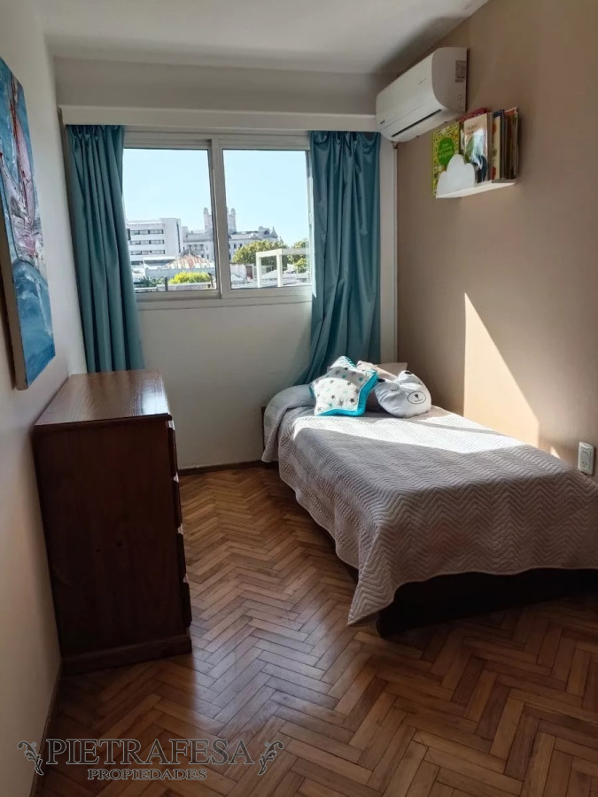 Apartamento ID.6165 - Apartamento en venta 4 dormitorios, 2 baños-Cuareim -Aguada 