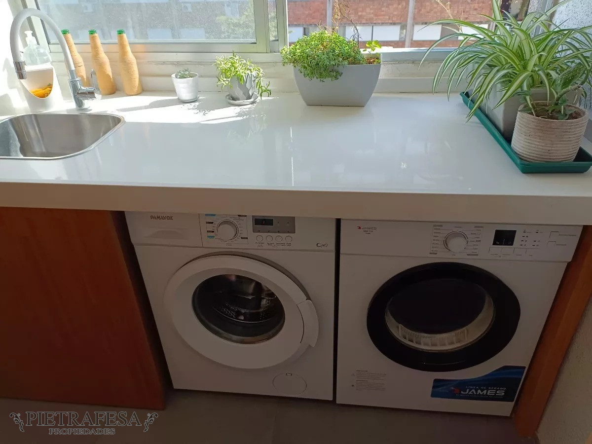 Apartamento ID.6165 - Apartamento en venta 4 dormitorios, 2 baños-Cuareim -Aguada 