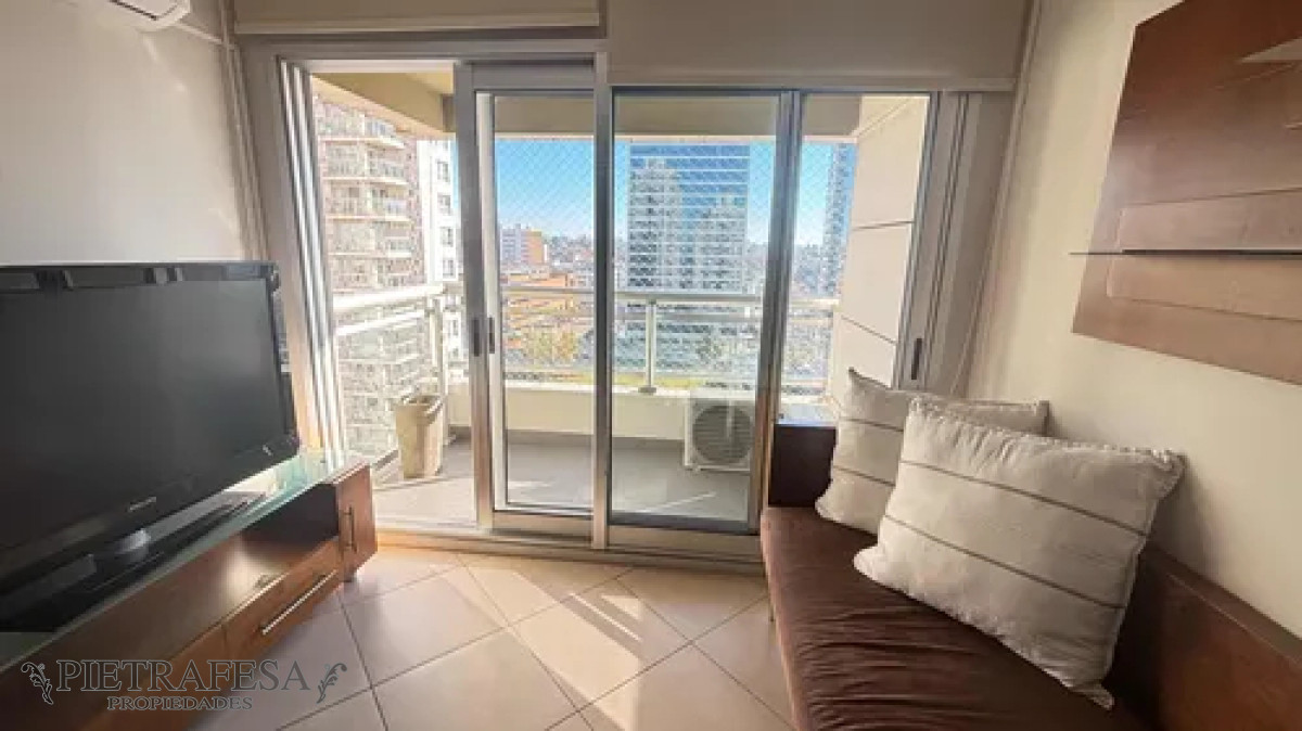 Apartamento ID.13820 - Hermoso apartamento amueblado en alquiler, 3 dormitorios, 2 baños, terraza, garaje. Pocitos.