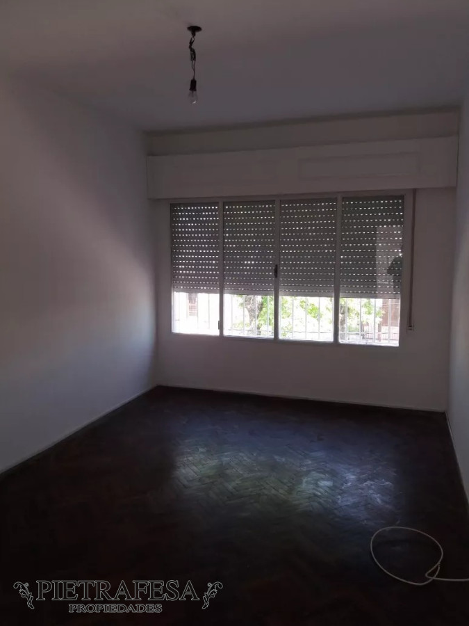 Apartamento ID.8877 - Apto con renta en venta 2 dormitorios y balcón-Hipólito Mordellie
