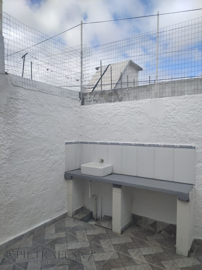 Apartamento ID.6586 - Padrón con 6 aptos con renta en venta- Celiar- Flor de Maroñas 