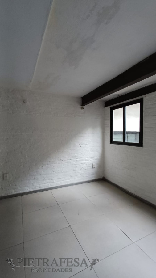 Apartamento ID.994 - Dúplex en alquiler 2 dormitorios, 1 baño- Defensa- Tres Cruces
