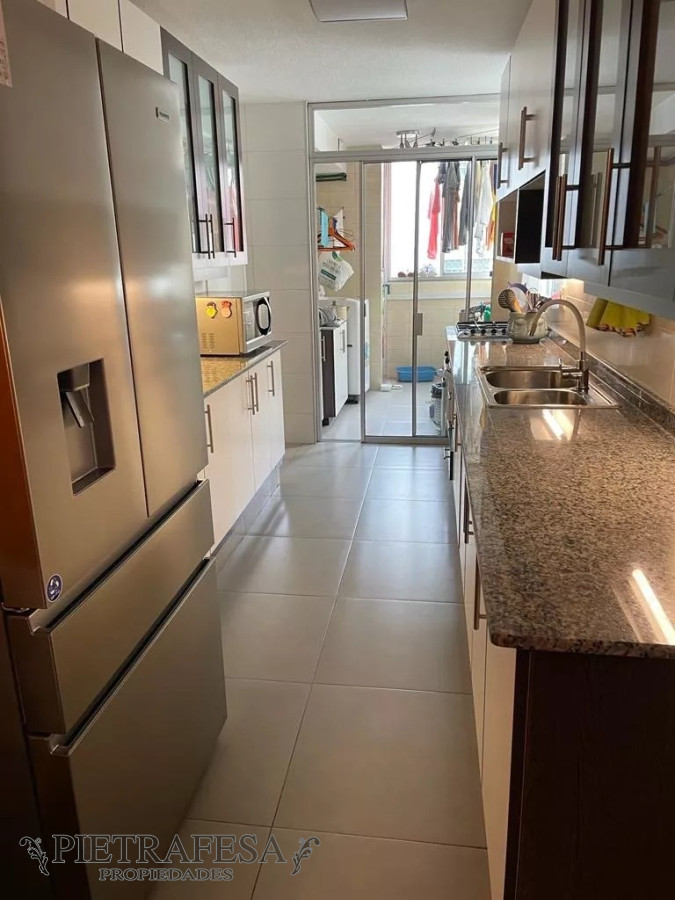 Apartamento ID.9854 - Apto en venta 4 dormitorios, 4 baños, terraza,gje-Pocitos 