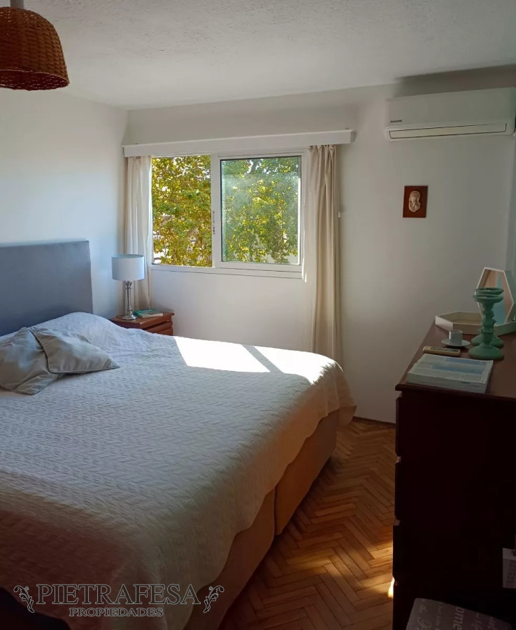 Apartamento ID.6165 - Apartamento en venta 4 dormitorios, 2 baños-Cuareim -Aguada 