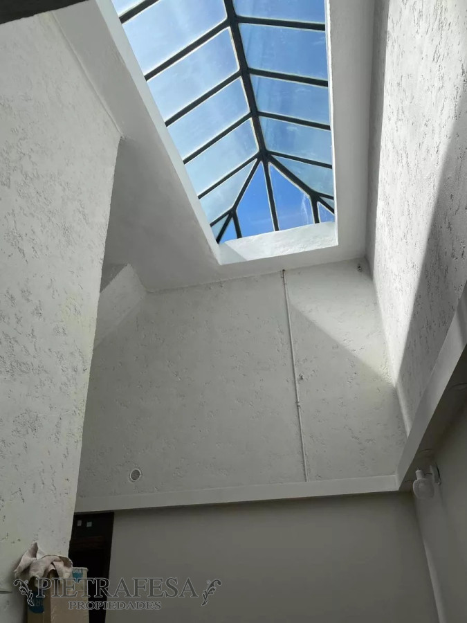 Apartamento ID.5897 - Apartamento en venta con renta, 3 dormitorios, 1 baño y azotea- Arenal Grande-Villa Muñoz