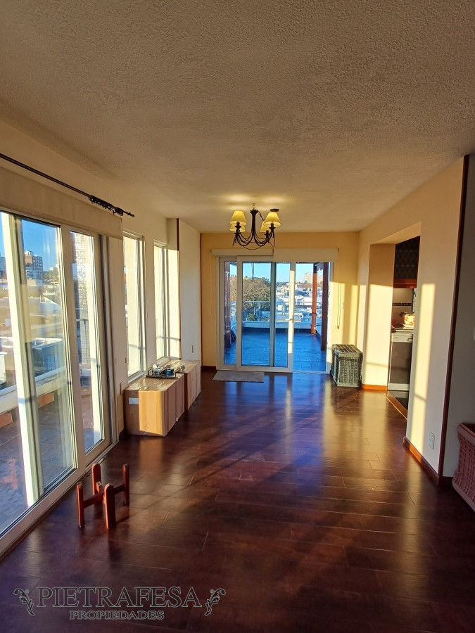 Apartamento ID.7788 - Apartamento en venta 3 dormitorios, 2 baños, terraza y garaje-Av. Ramón Anador- Buceo