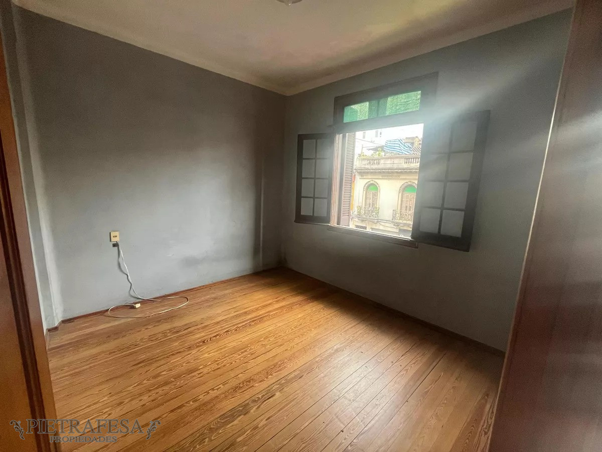 Apartamento ID.12083 - Apto en venta 3 dormitorios, 1 baño-Centro 
