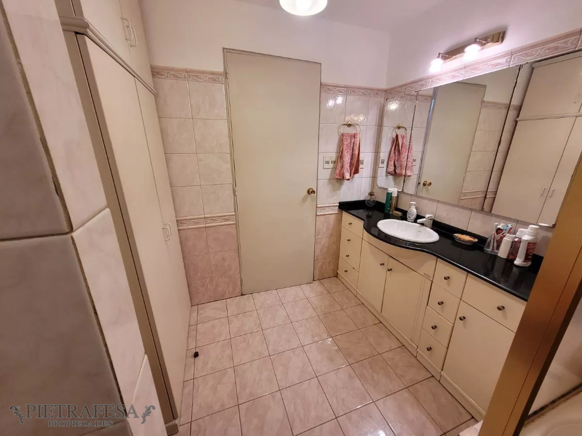 Apartamento ID.7626 - Apartamento en venta 3 dormitorios, 3 baños, balcón y garaje- Avenida Brasil -Pocitos