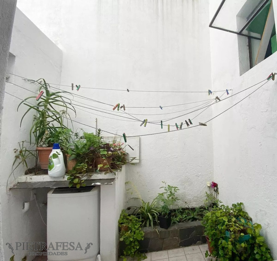 Apartamento ID.12879 - Apto en venta con renta 2 dorm, 1 baño-Aguada