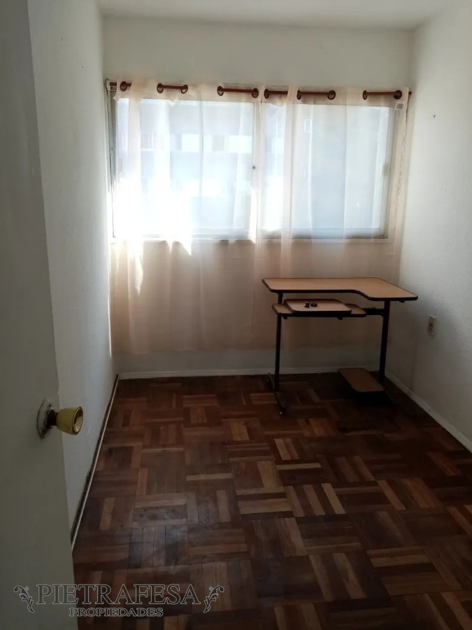 Apartamento ID.1966 - Apartamento en venta con renta Euskal Erria 70, 2 dormitorios 1 baño-Malvin Norte
