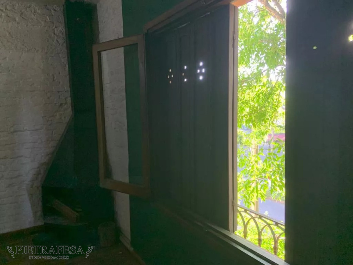Apartamento ID.7853 - Ph en venta con renta 2 dormitorios, 1 baño y azotea-Solferino-Buceo