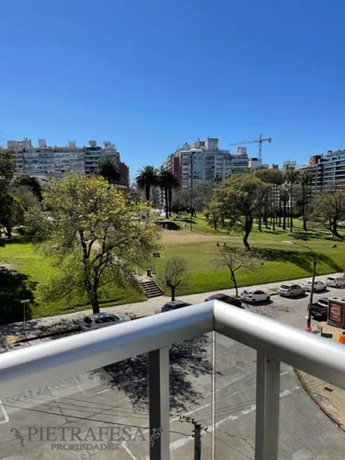 Apartamento ID.11205 - Apartamento en alquiler, monoambiente, 1baño, terraza. Punta Carretas.