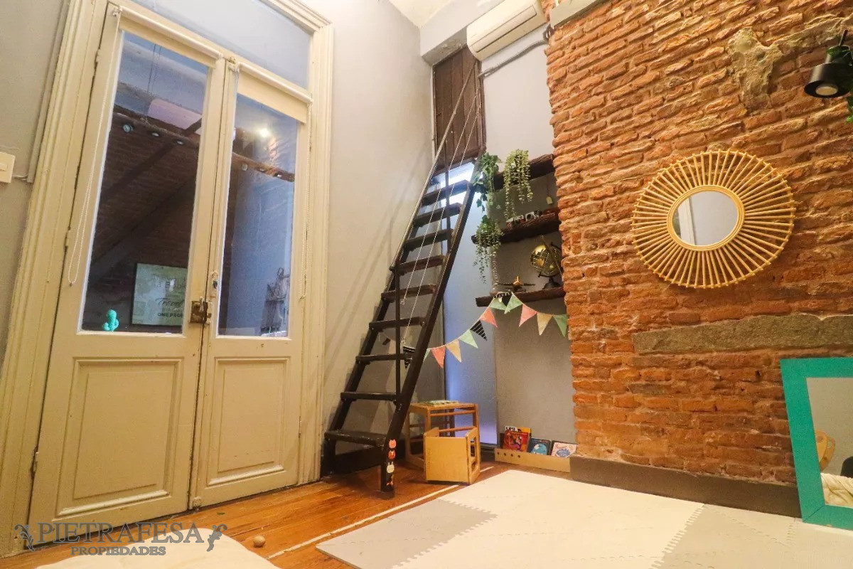 Apartamento ID.11579 - Apto tipo casa en venta 4 dormitorios, y azotea-Cordón 