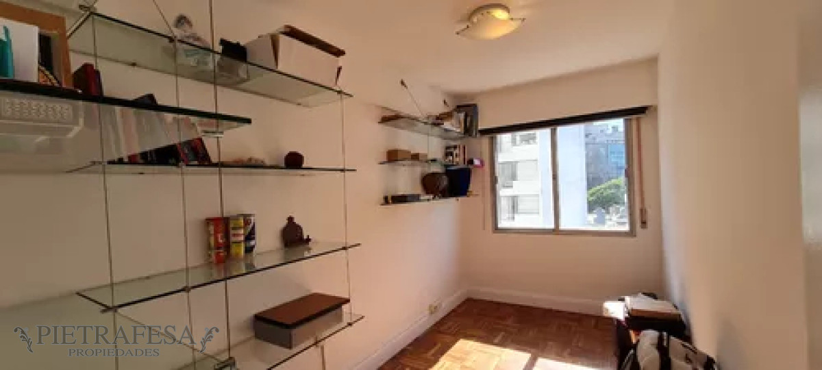 Apartamento ID.12424 - Apartamento en alquiler, 4dormitorios, 3baños, terraza, cochera, amueblado. Punta Carretas.