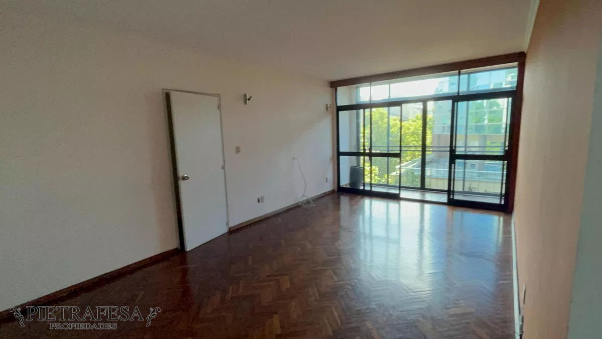 Apartamento ID.8631 - Apto en venta, 3 dormitorios, 2 baños- Yaguarón -Centro