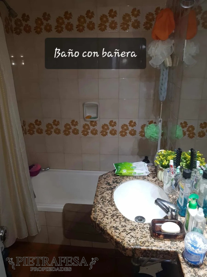 Apartamento ID.2430 - Apartamento en venta con renta 3 dormitorios 2 baños, terraza y garaje-18 de Diciembre-Mavin