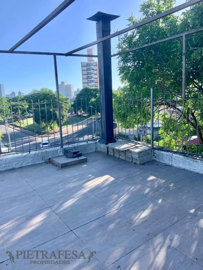 Apartamento ID.7853 - Ph en venta con renta 2 dormitorios, 1 baño y azotea-Solferino-Buceo