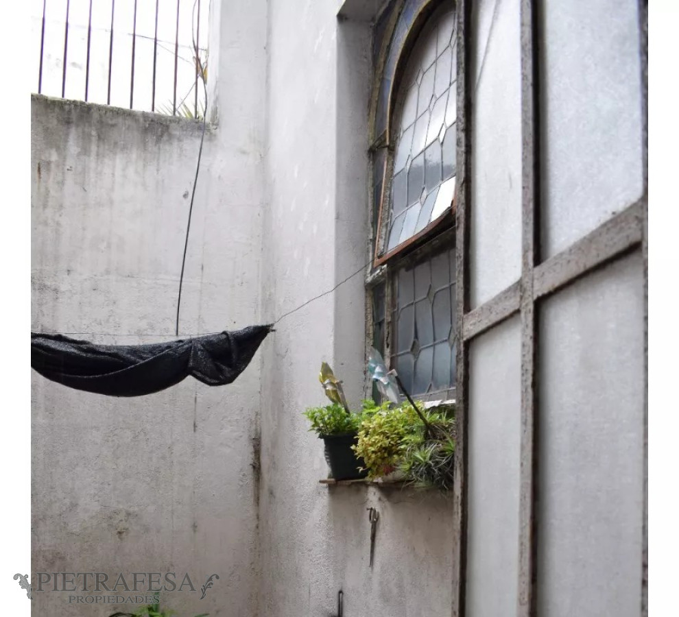 Apartamento ID.12550 - Apto en venta 5 dormitorios, 2 baños, patio-Cordón 