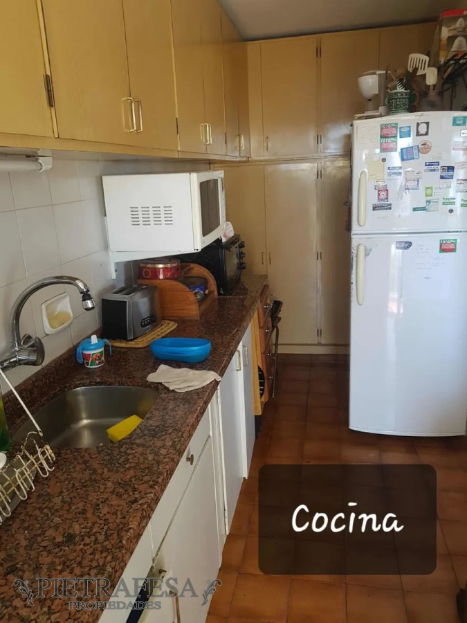 Apartamento ID.2430 - Apartamento en venta con renta 3 dormitorios 2 baños, terraza y garaje-18 de Diciembre-Mavin