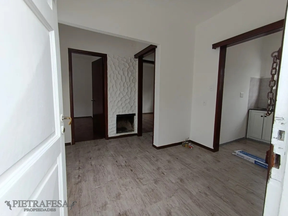 Apartamento ID.4536 - Apartamento en venta 2 dormitorios, 1 baño, estufa a leña, 2 patios. - Vitruvio-Union - C/Renta 