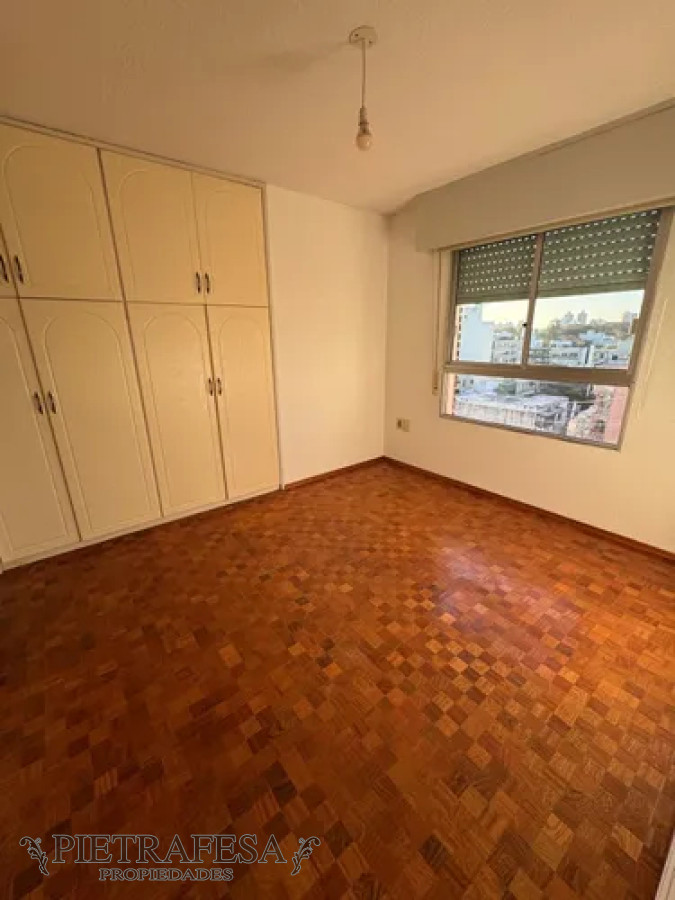 Apartamento ID.13803 - Apartamento en alquiler, 2dormitorios, 2baños, balcón. Malvin.