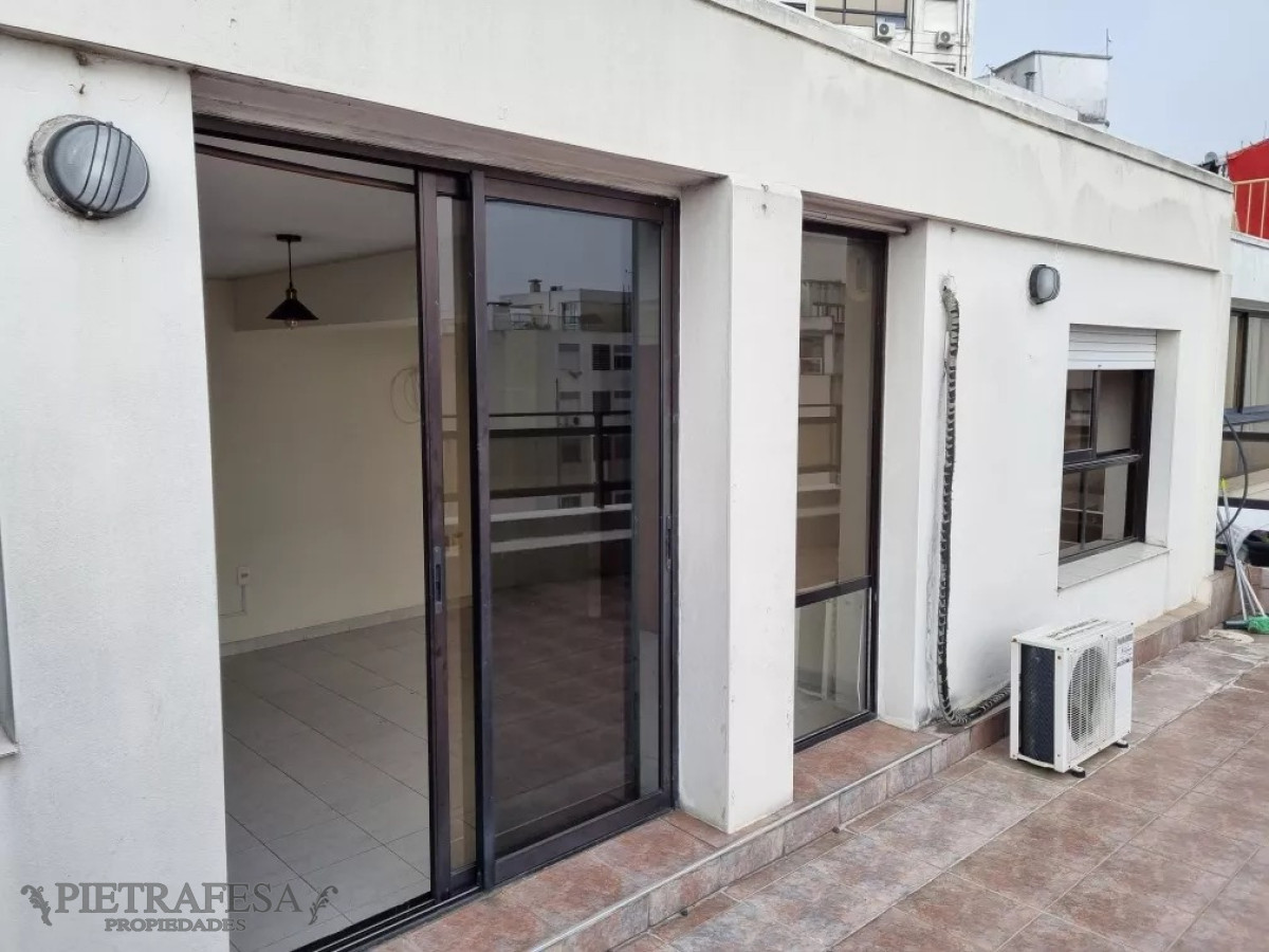 Apartamento ID.10735 - Apto en venta con renta 1 dormitorio, 1 baño, terraza- Tres Cruces.