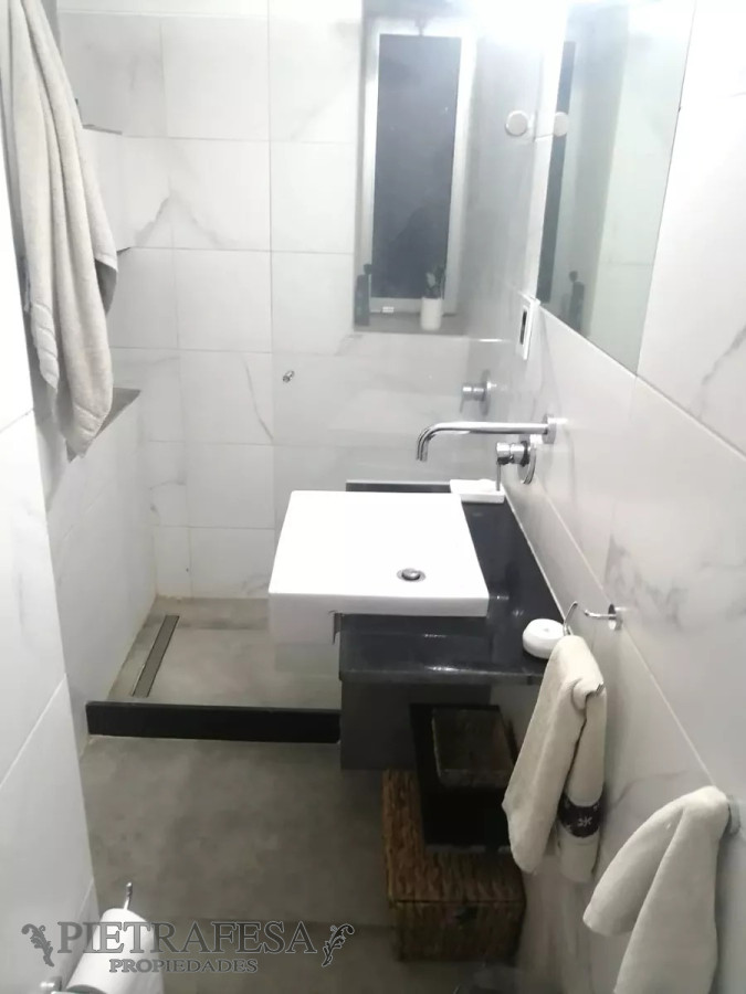 Apartamento ID.6325 - Apartamento en venta 2 dormitorios, 2 baños, patio y barbacoa, Maldonado, Palermo. 