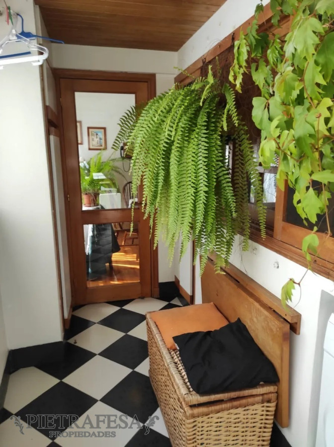 Apartamento ID.5609 - Apartamento amueblado 3 dormitorios, 4 baños, terraza y garaje- Echevarriarza- Pocitos