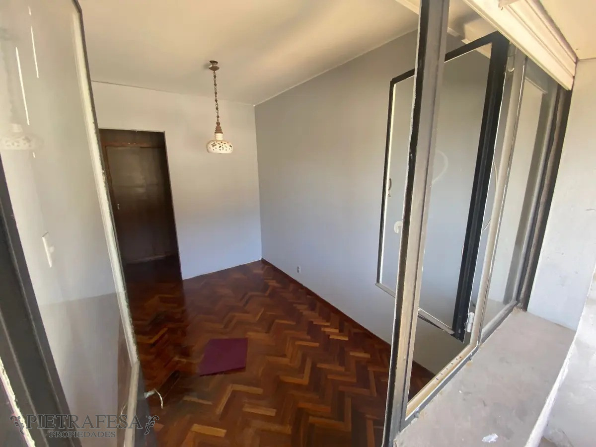 Apartamento ID.7373 - Apartamento en venta con renta  4 dormitorios, 2 baños y patio- Magallanes-Cordón